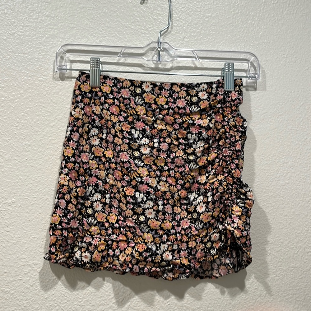 Floral mini skirt